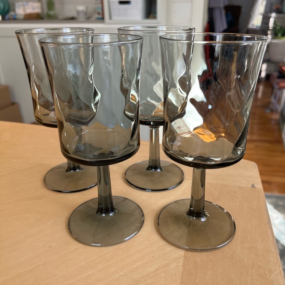 Vintage Libbey Smoke Gray Optic Swirl goblet set of 4, 8 oz. - Picture 7 of 16
